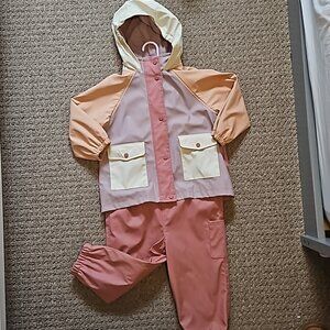 Zara Girls rubberized rain suit- size 4-5T